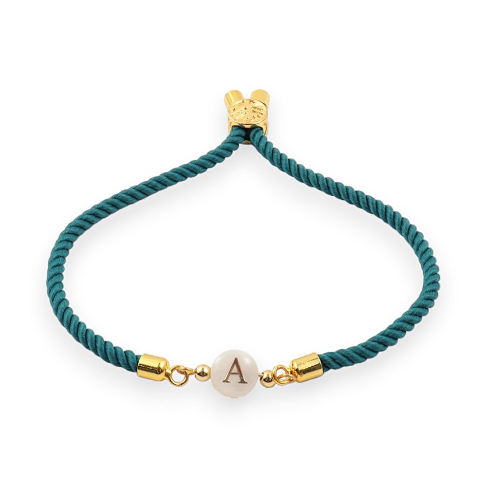 https://cdn.shopify.com/s/files/1/0820/4999/0943/files/adjustable-dainty-letter-initial-bracelet-894154.jpg?v=1712446128