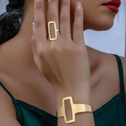 https://cdn.shopify.com/s/files/1/0820/4999/0943/files/adjustable-geometric-rectangle-bracelet-and-ring-set-403190.webp?v=1718190962