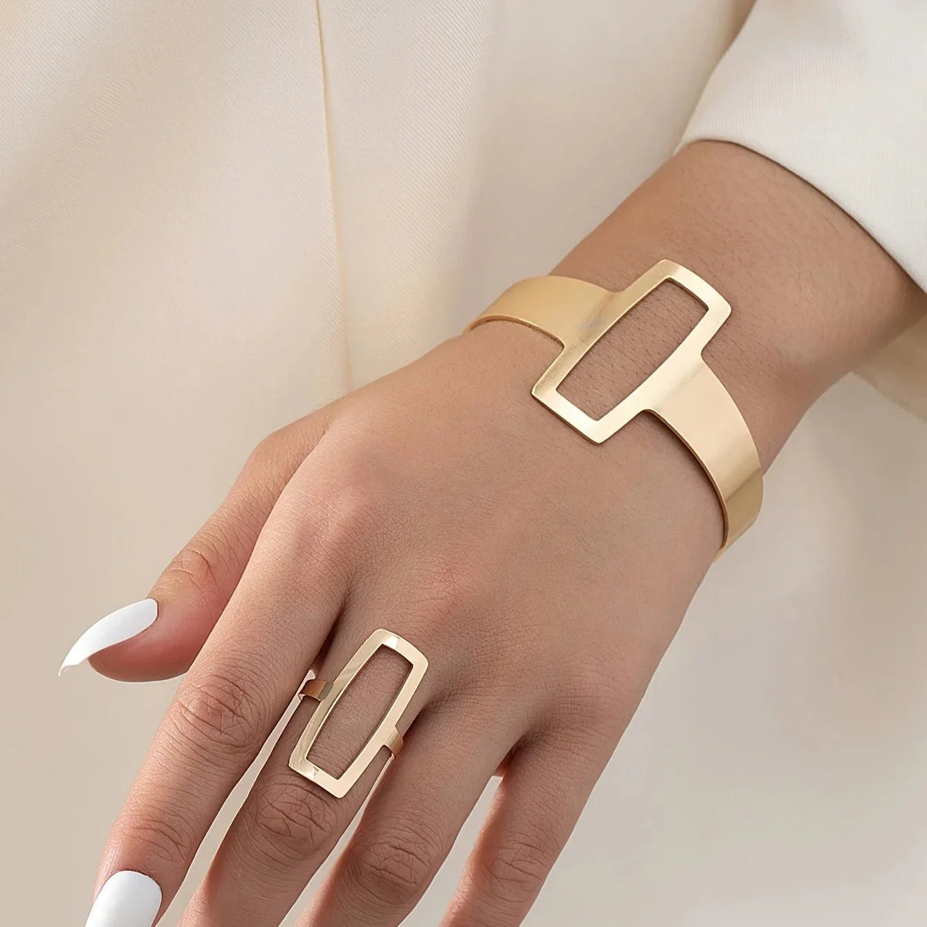 https://cdn.shopify.com/s/files/1/0820/4999/0943/files/adjustable-geometric-rectangle-bracelet-and-ring-set-495300.webp?v=1762198313