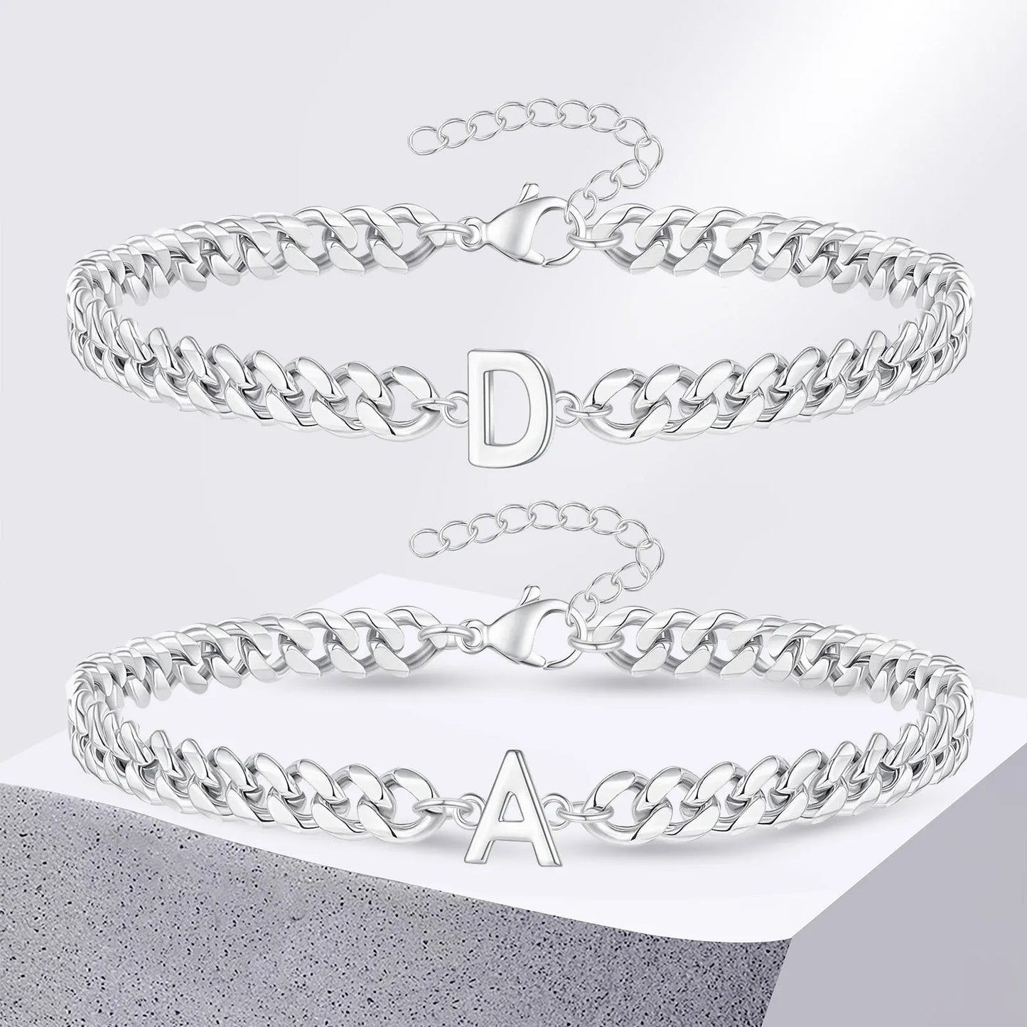 https://cdn.shopify.com/s/files/1/0820/4999/0943/files/couples-letter-initial-cuban-bracelet-685968.jpg?v=1723659951