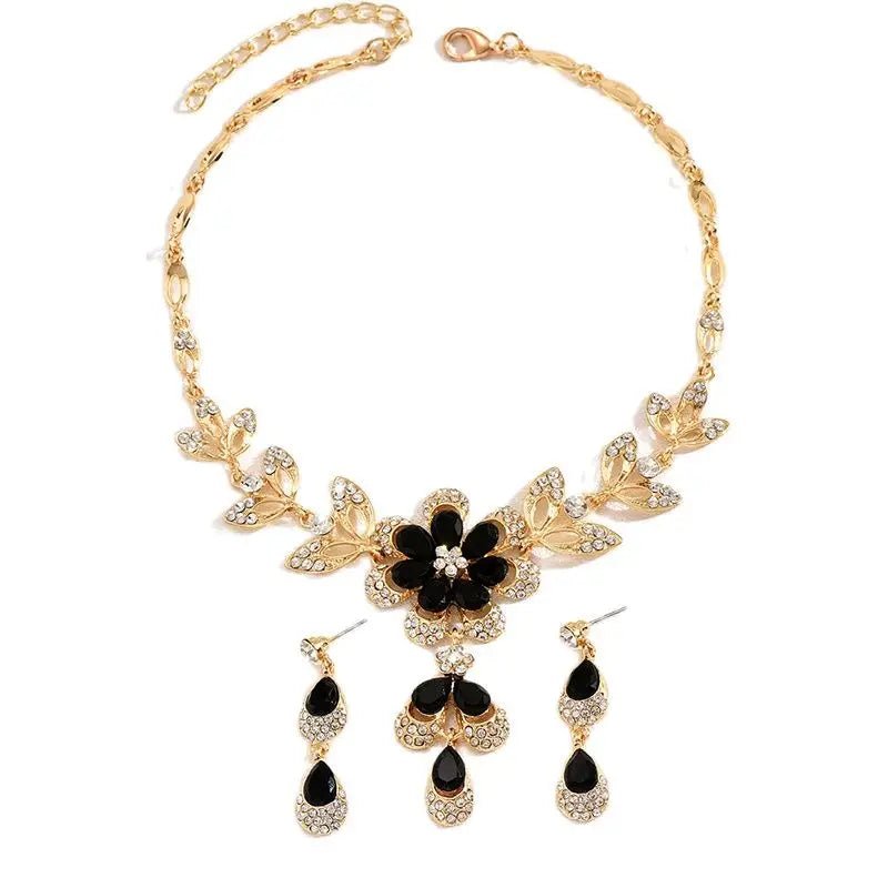 https://cdn.shopify.com/s/files/1/0820/4999/0943/files/floral-black-and-gold-diamond-necklace-and-earring-set-254581.jpg?v=1718191087