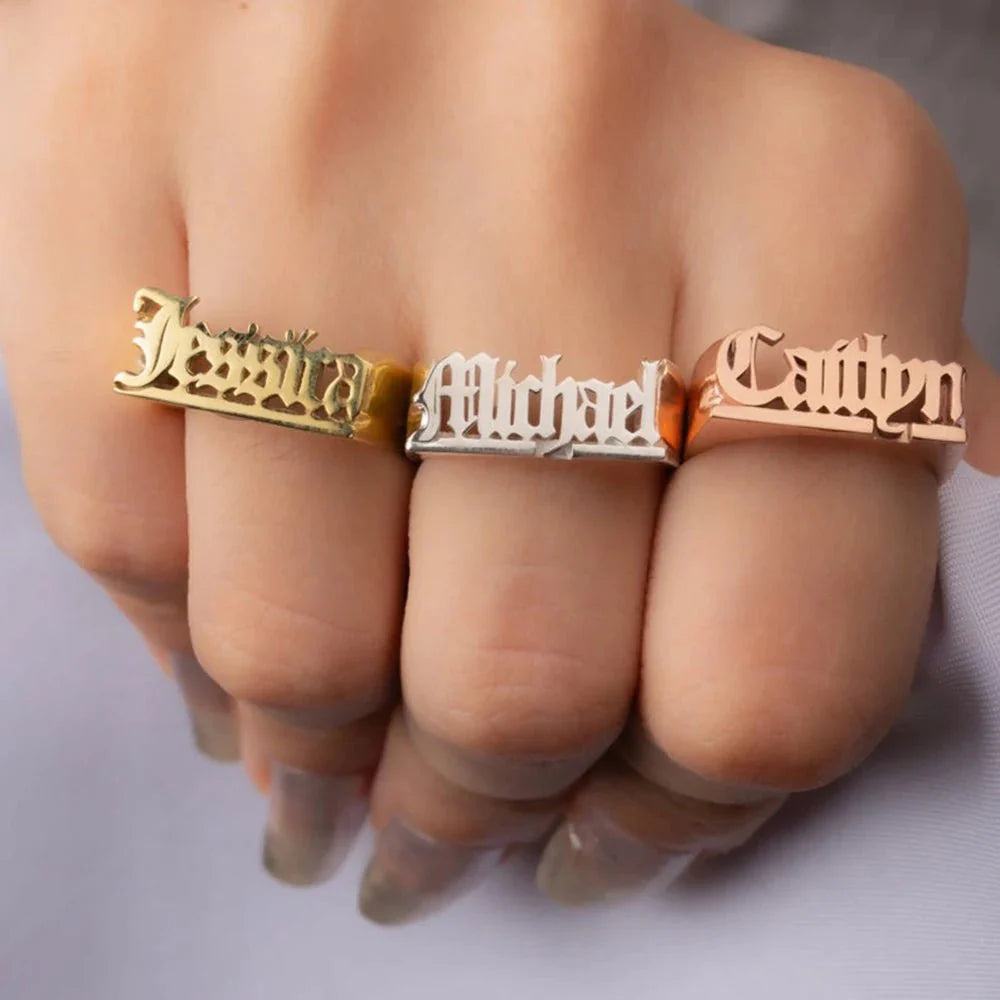 https://cdn.shopify.com/s/files/1/0820/4999/0943/files/personalized-name-classy-rings-411423.webp?v=1762198421